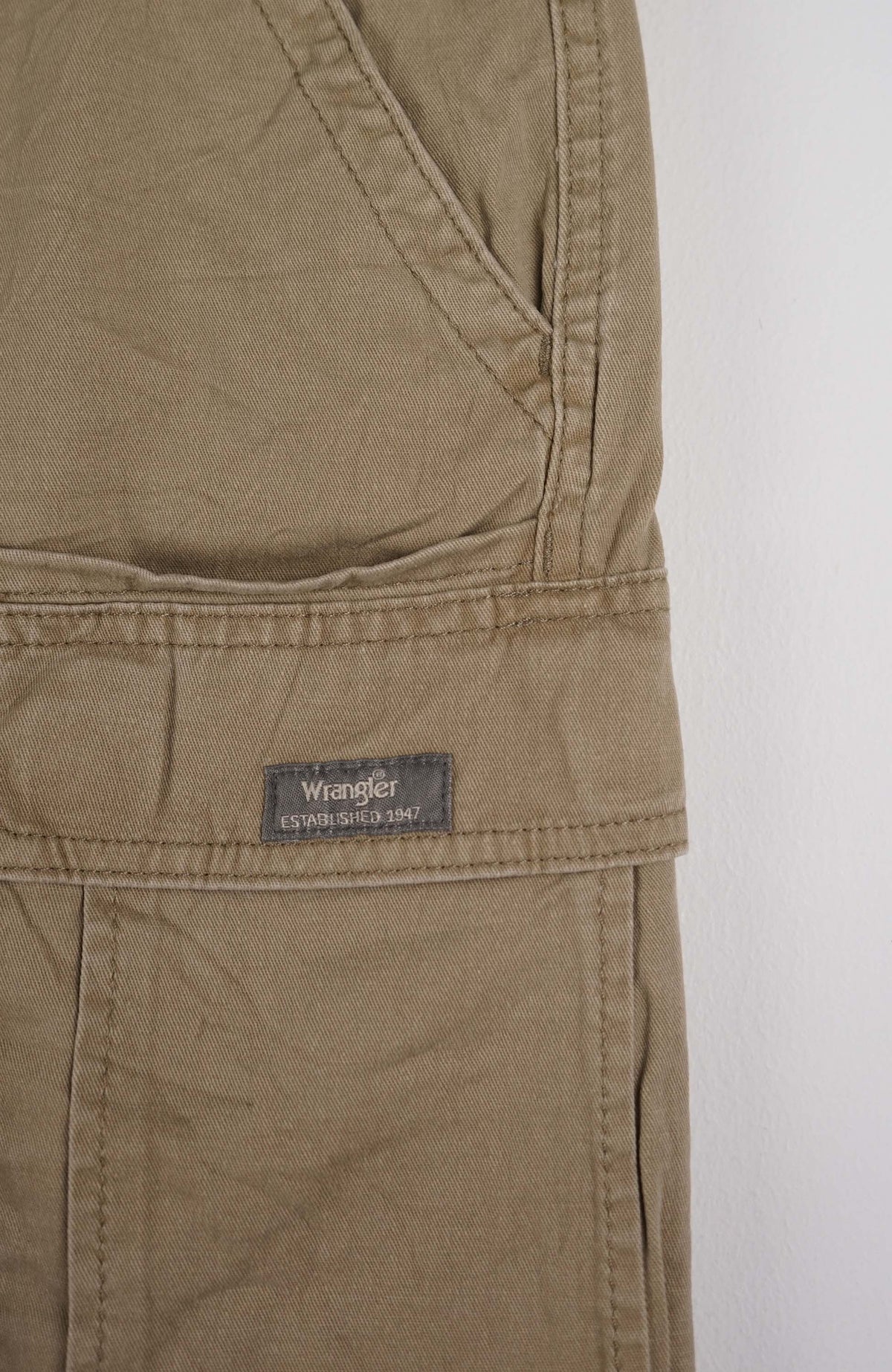 VINTAGE WRANGLER CARGO SHORTS W30
