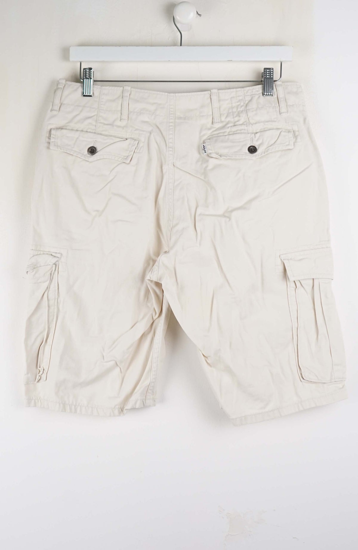 VINTAGE LEVI CARGO SHORTS W33