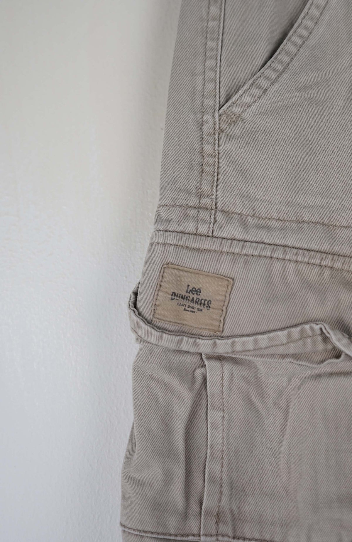 VINTAGE LEE DUNGAREES CARGO SHORTS W32