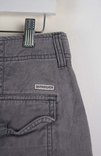 VINTAGE QUIKSILVER CARGO SHORTS W35