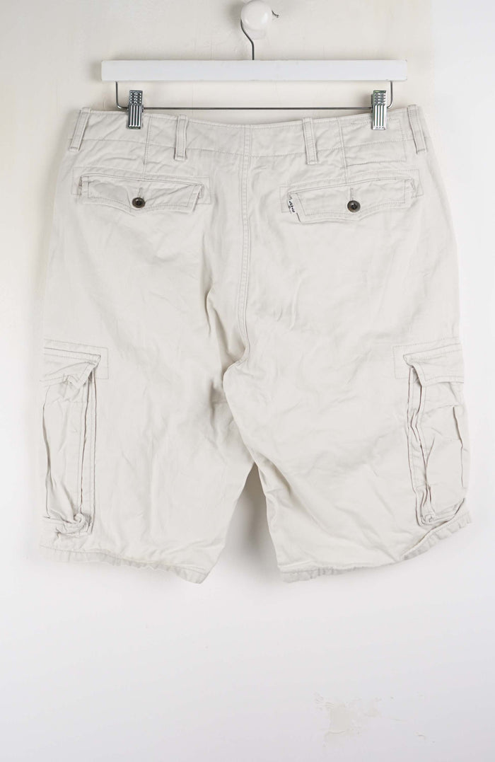 VINTAGE LEVIS CARGO SHORTS W34
