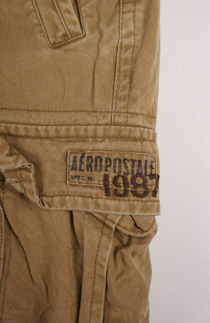 VINTAGE AEROPOSTALE CARGO SHORTS W34