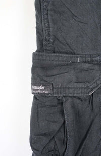 VINTAGE WRANGLER CARGO SHORTS W33