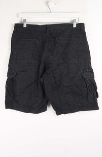 VINTAGE WRANGLER CARGO SHORTS W33