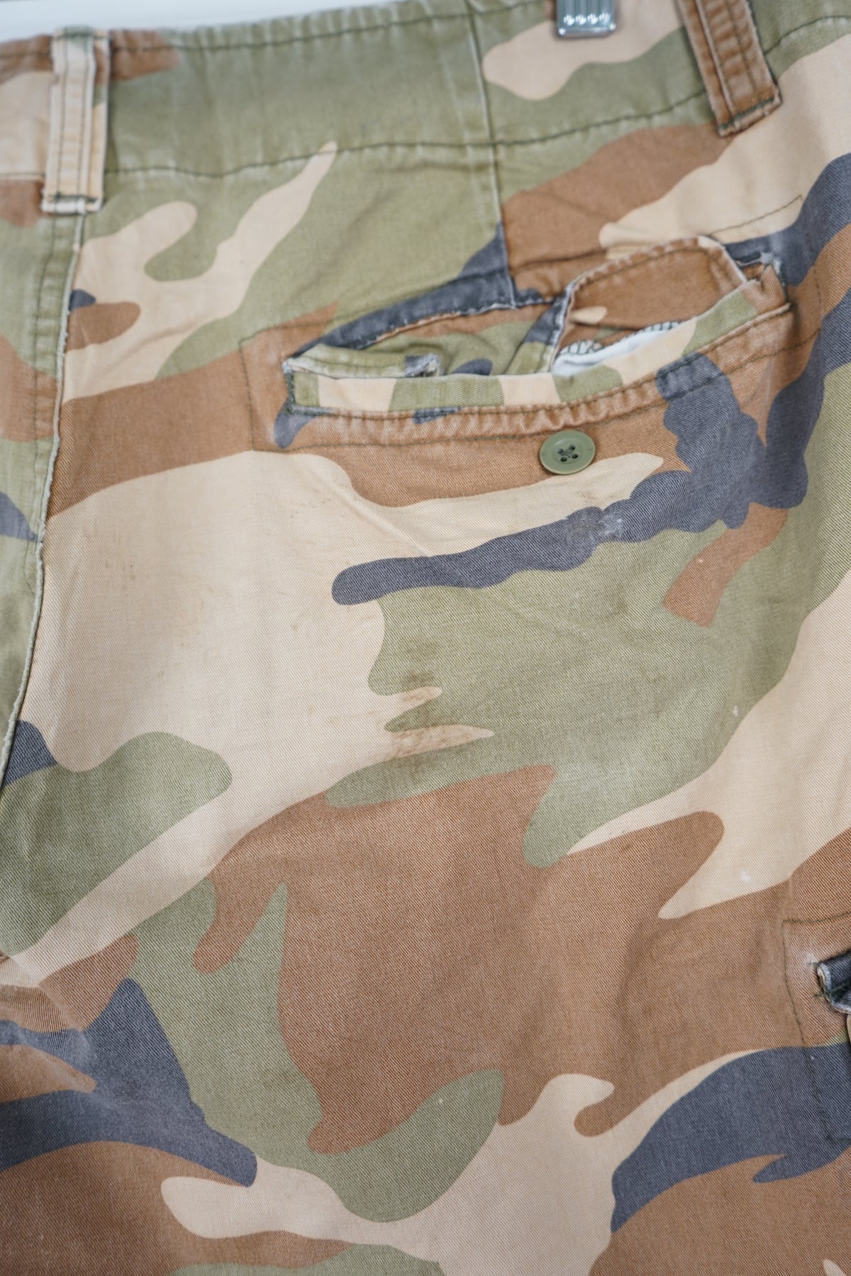 VINTAGE GAP CAMO CARGO SHORTS W36