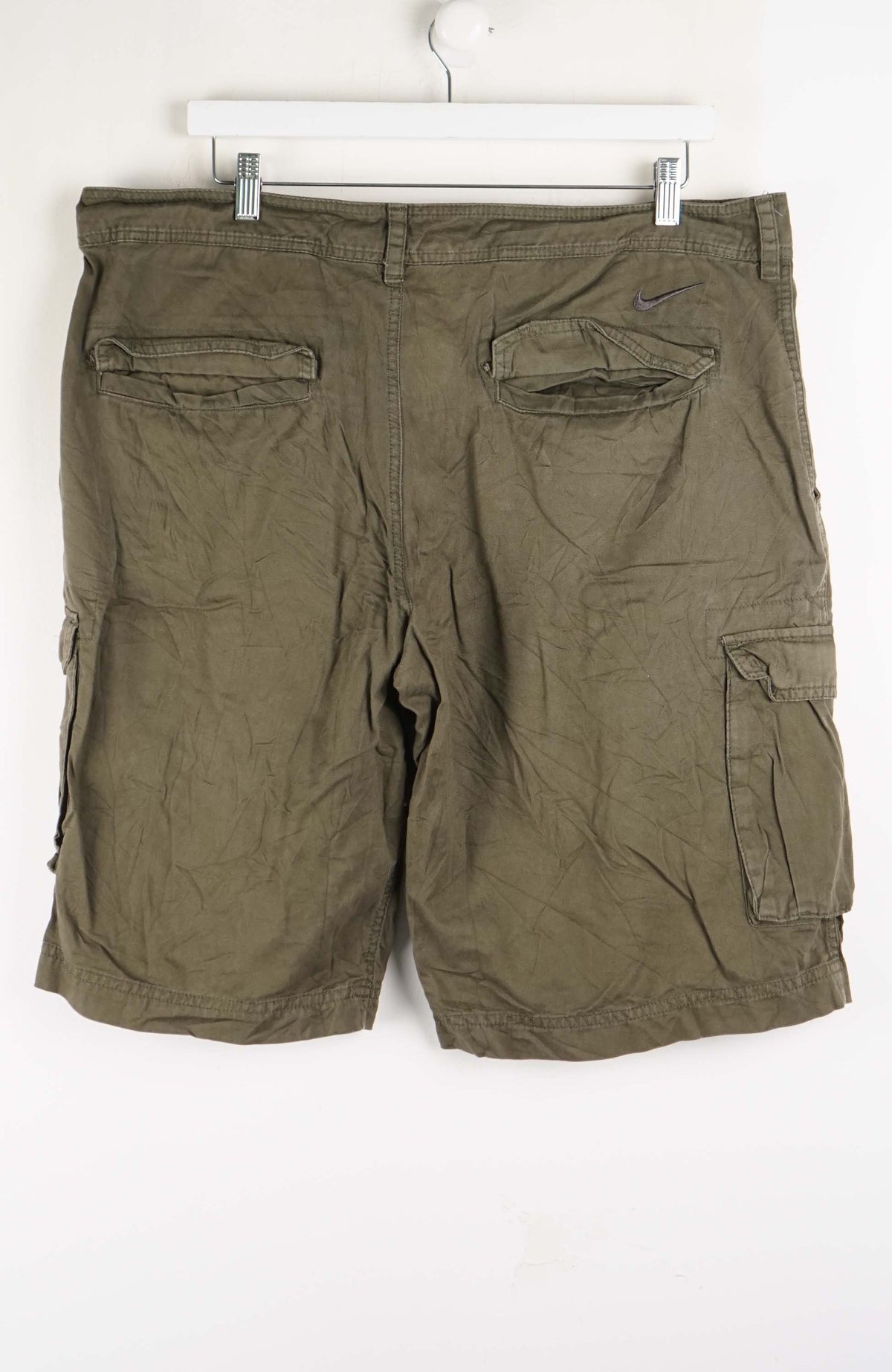 VINTAGE NIKE CARGO SHORTS W40