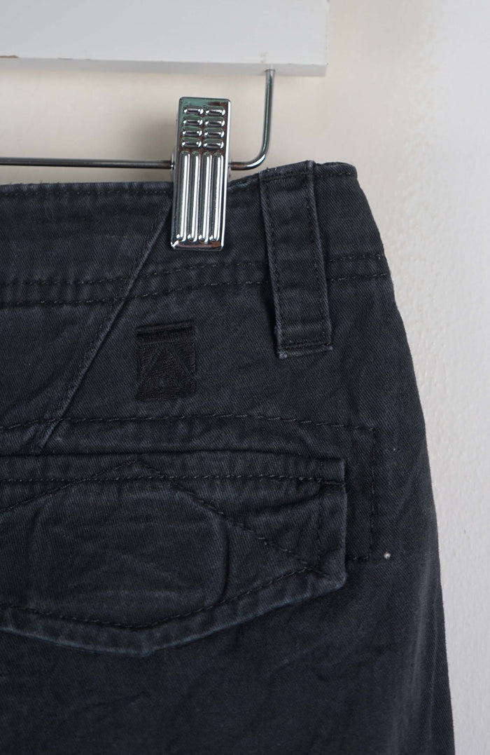 VINTAGE TONY HAWK CARGO SHORTS W32