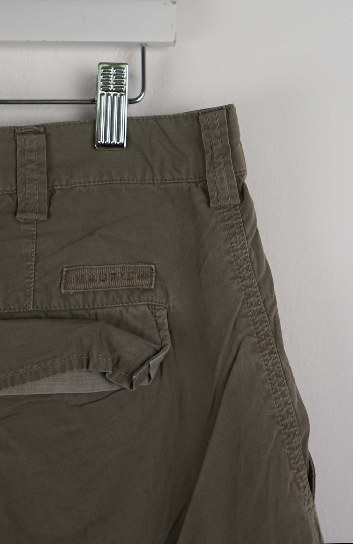 VINTAGE NAUTICA CARGO SHORTS W35