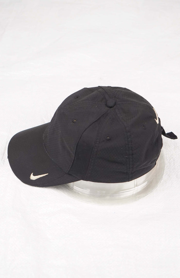 VINTAGE NIKE GOLF HAT