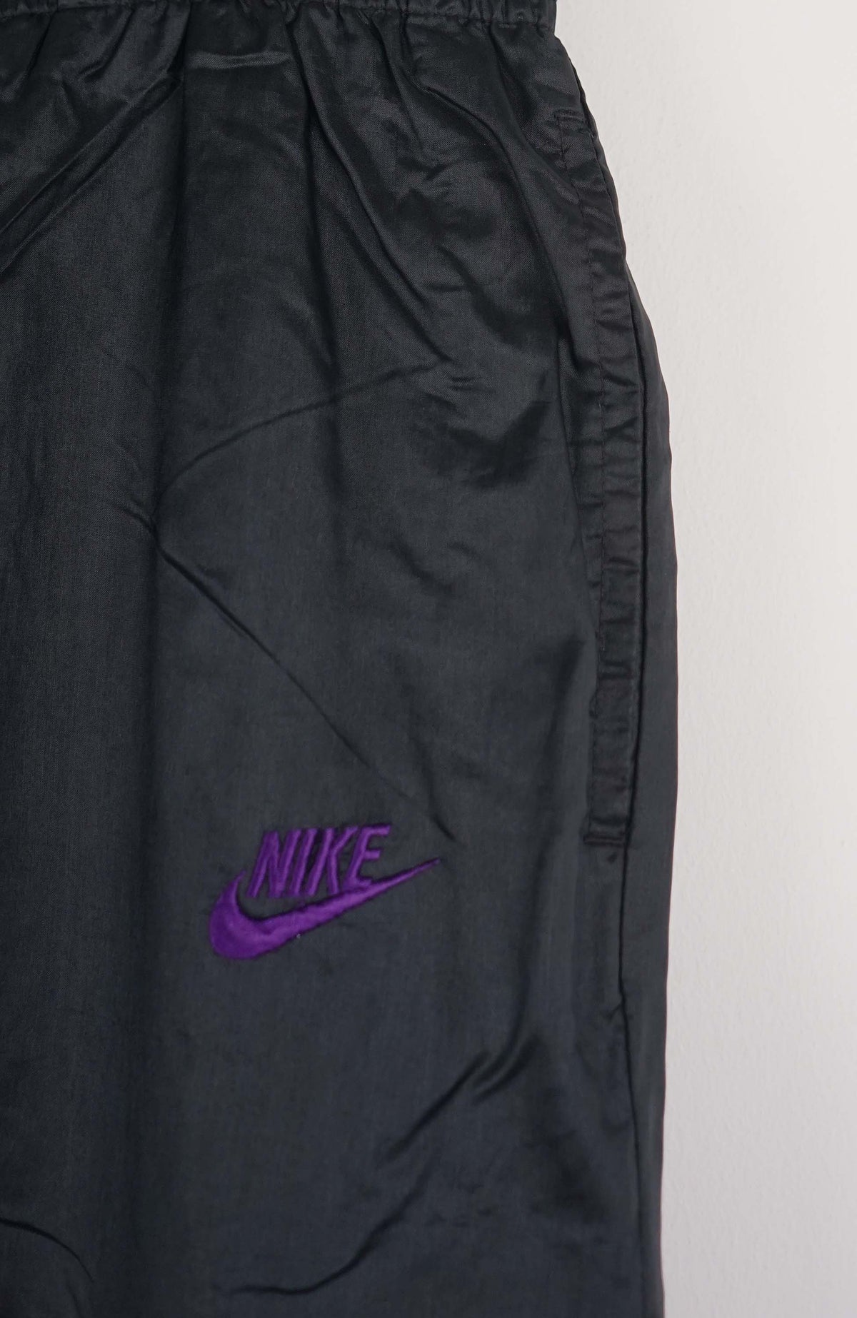 VINTAGE NIKE TRACK PANTS (XL)