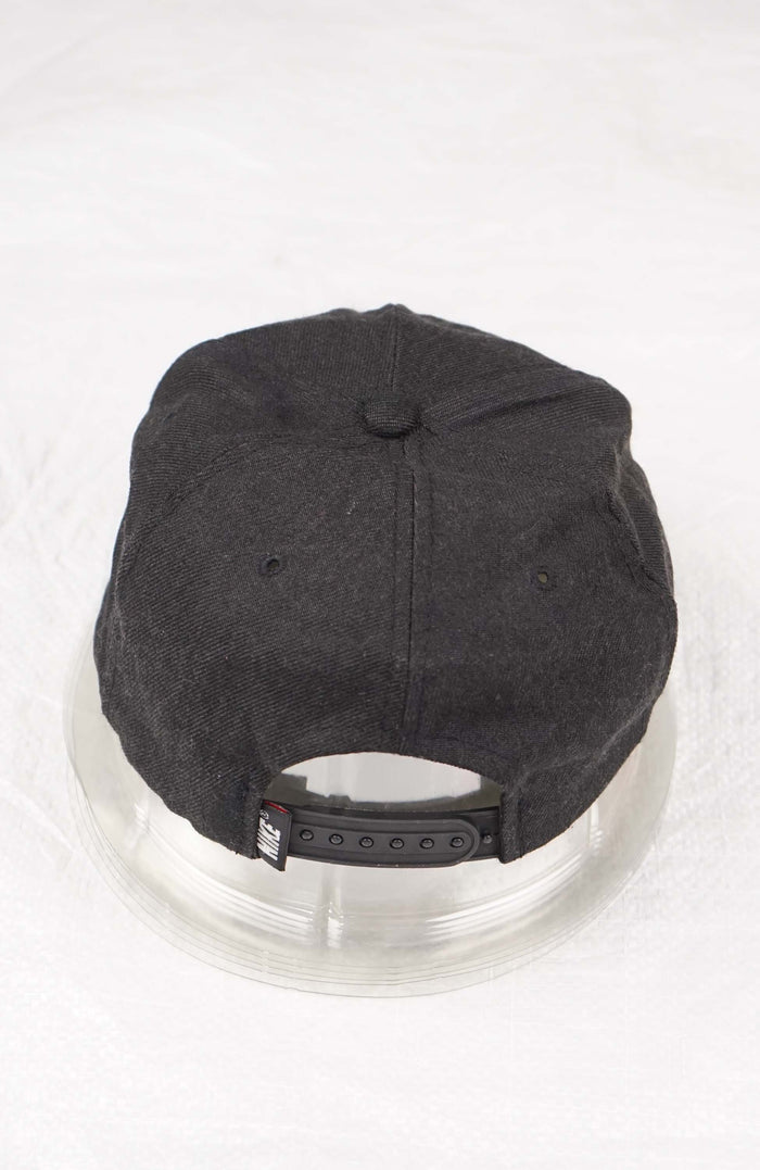 VINTAGE NIKE HAT