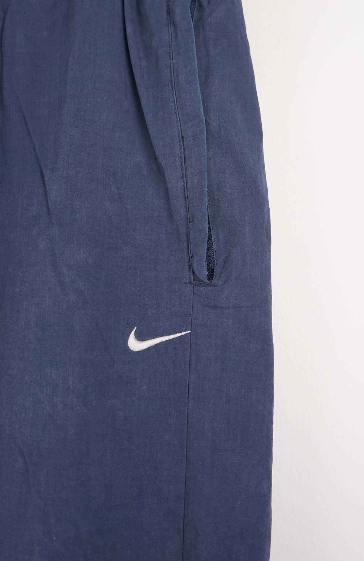 VINTAGE NIKE TRACK PANTS (L)