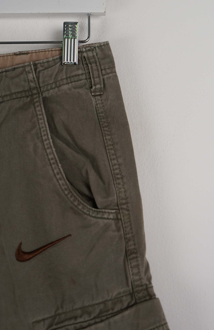 VINTAGE REWORK CARGO SHORTS W28