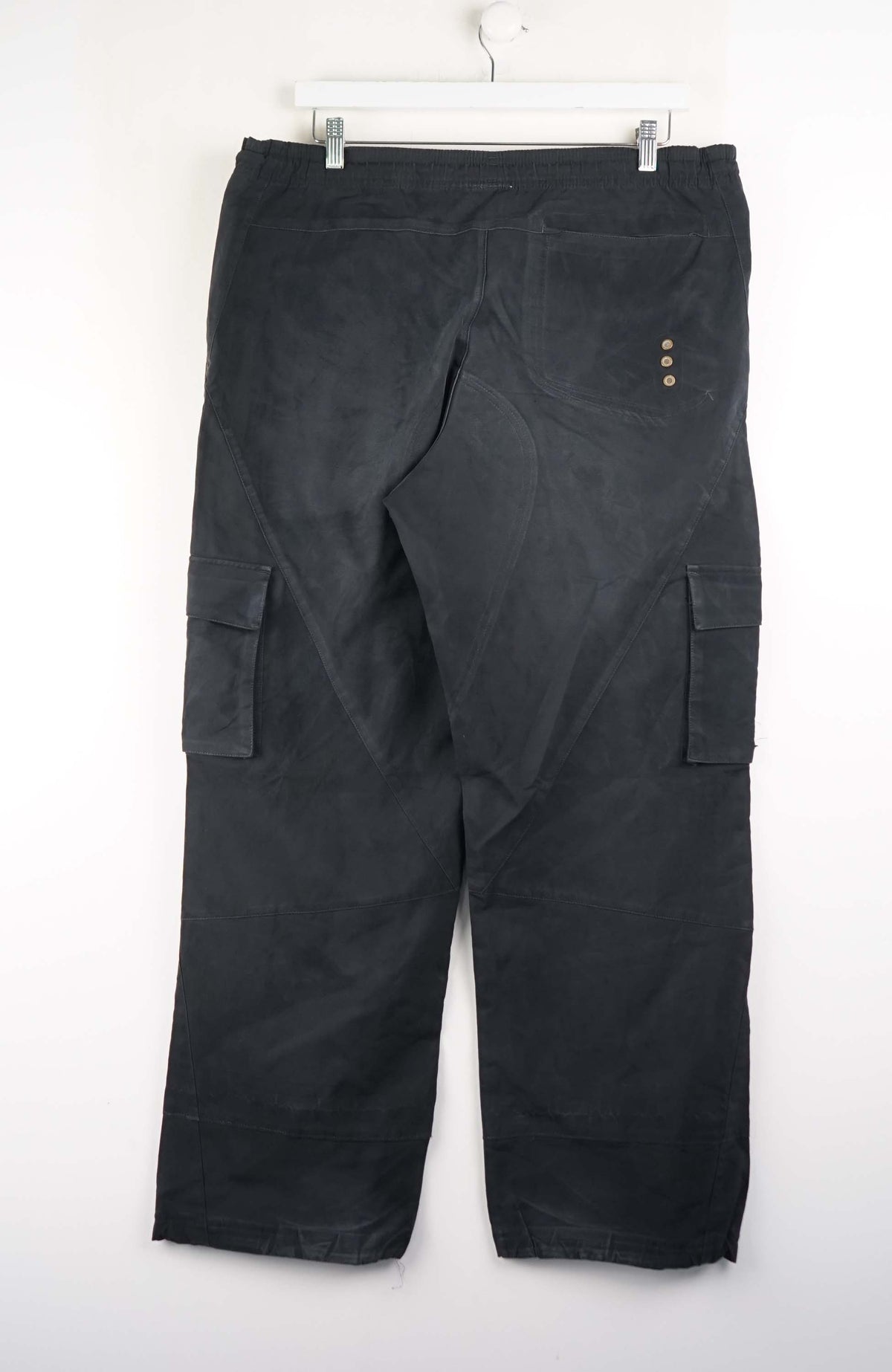 VINTAGE ADIDAS TRACK PANTS (L)