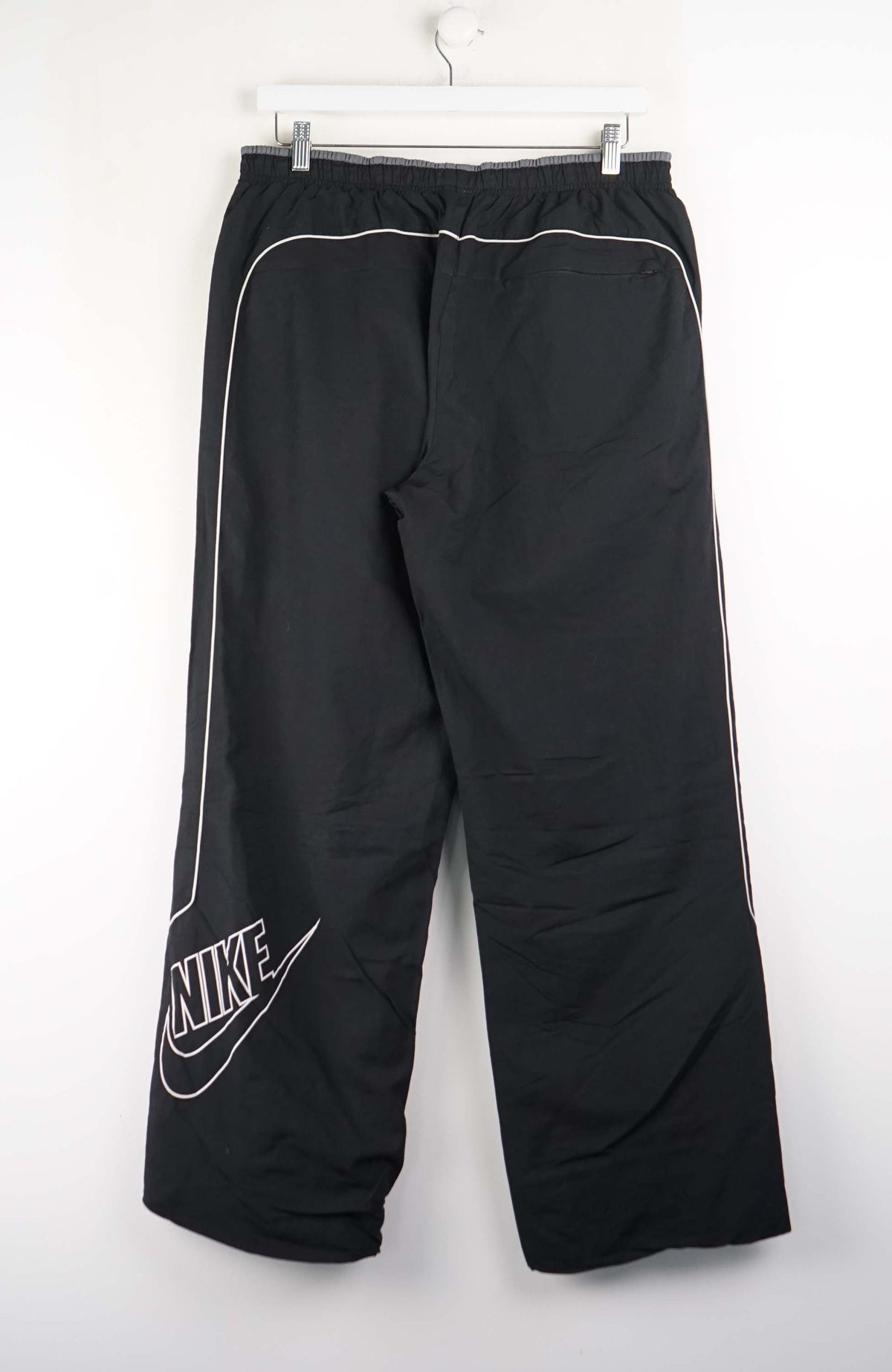 VINTAGE NIKE TRACK PANTS (M)