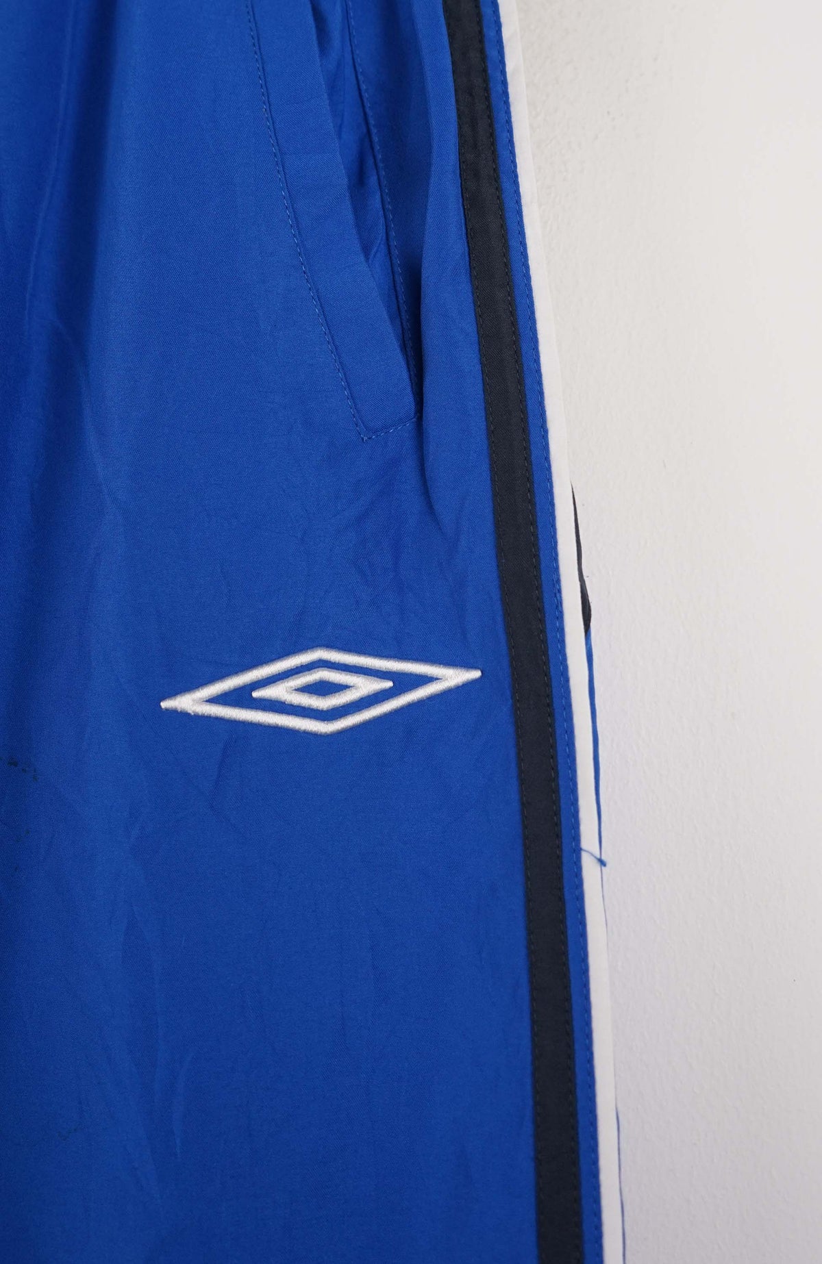 VINTAGE UMBRO TRACK PANTS (S)