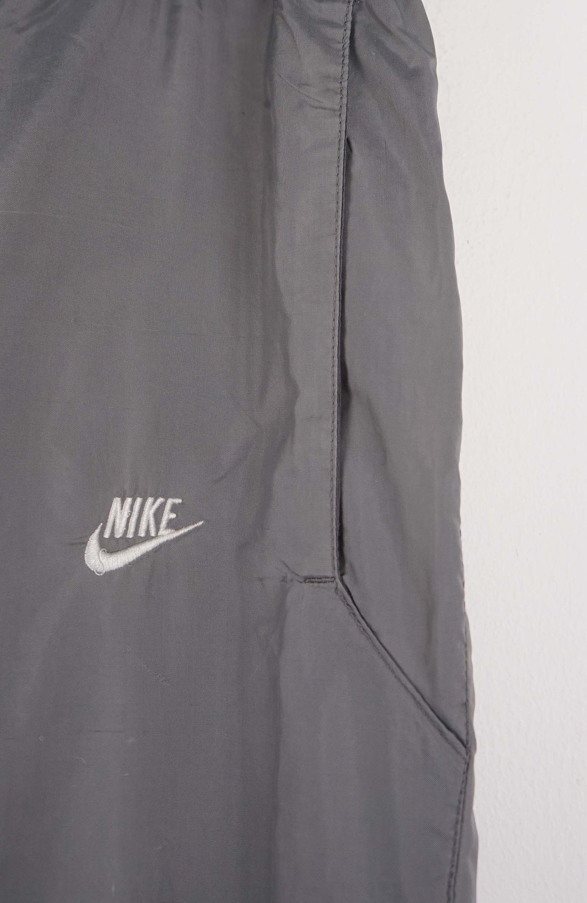 VINTAGE NIKE TRACK PANTS (L)