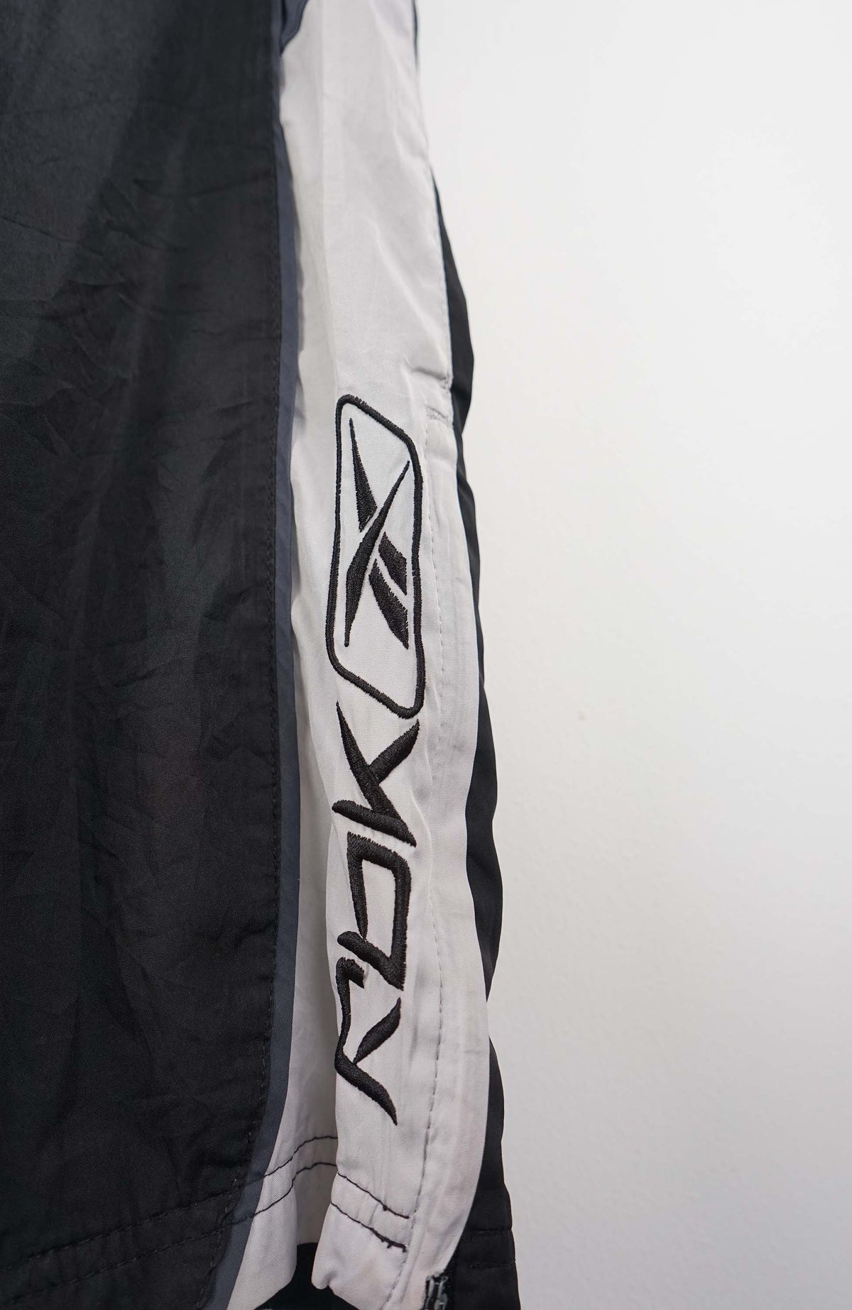 VINTAGE REEBOK TRACK PANTS (M)