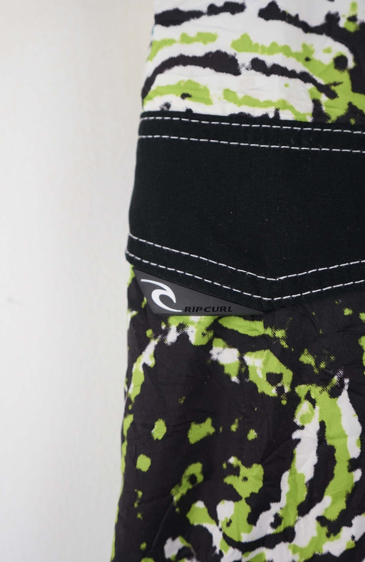 VINTAGE RIP CURL BOARD SHORTS W32