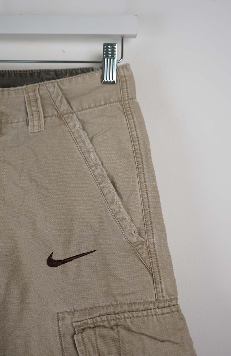 VINTAGE REWORK CARGO SHORTS W28