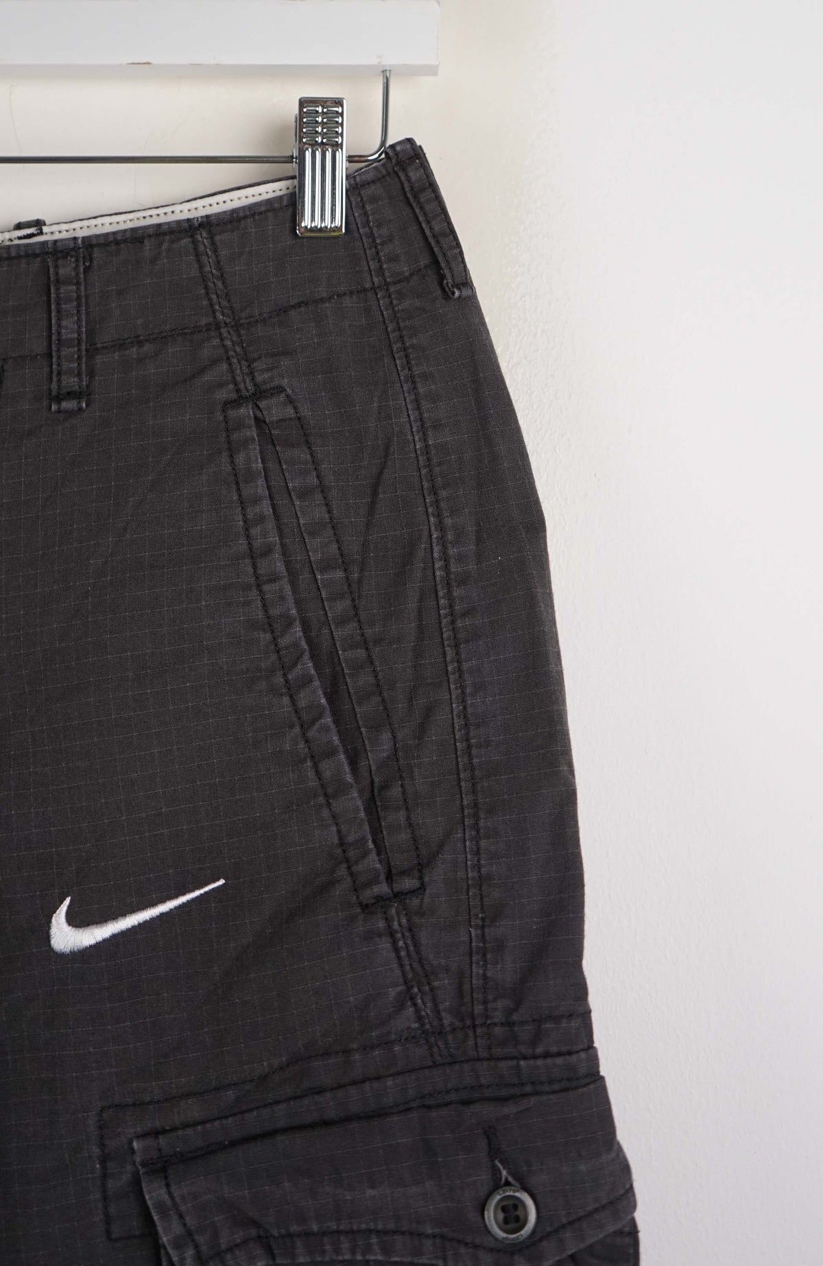 VINTAGE REWORK CARGO SHORTS W28
