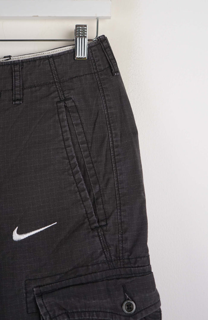 VINTAGE REWORK CARGO SHORTS W28