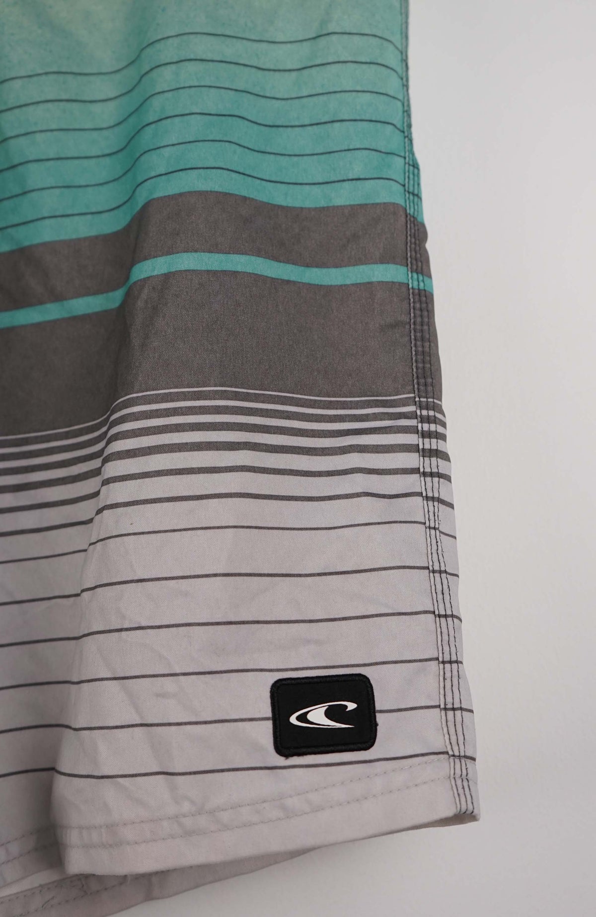 VINTAGE O'NEILL BOARD SHORTS W34