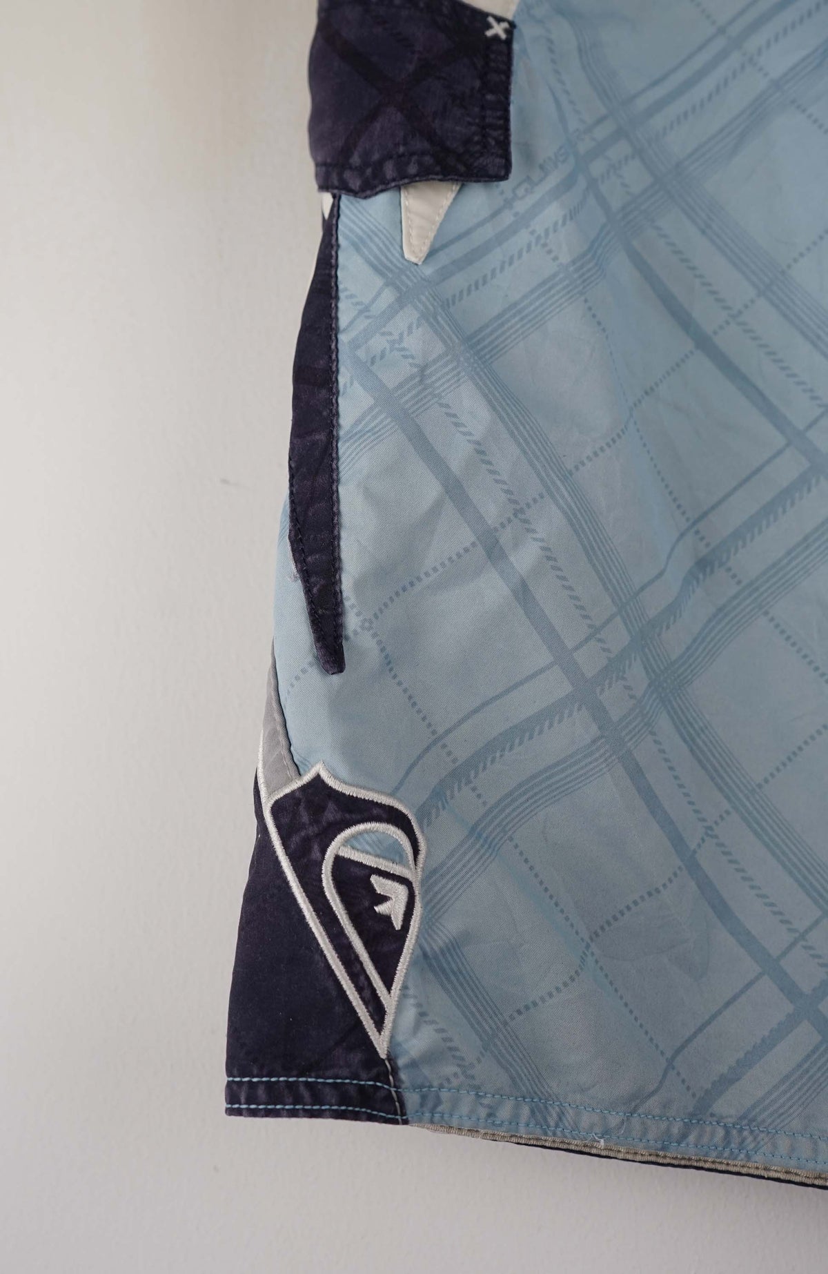 VINTAGE QUIKSILVER BOARD SHORTS W40