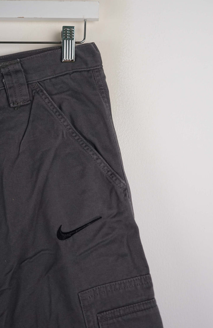 VINTAGE REWORK CARGO SHORTS W28