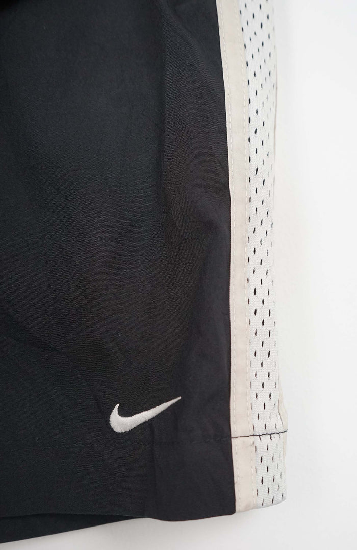 VINTAGE NIKE 3/4 TRACK PANT SHORTS (XXL)