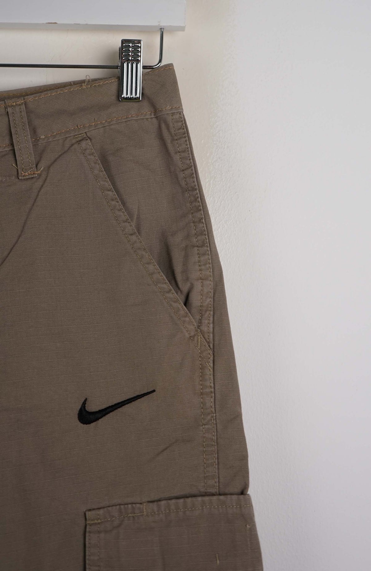 VINTAGE REWORK CARGO SHORTS W28