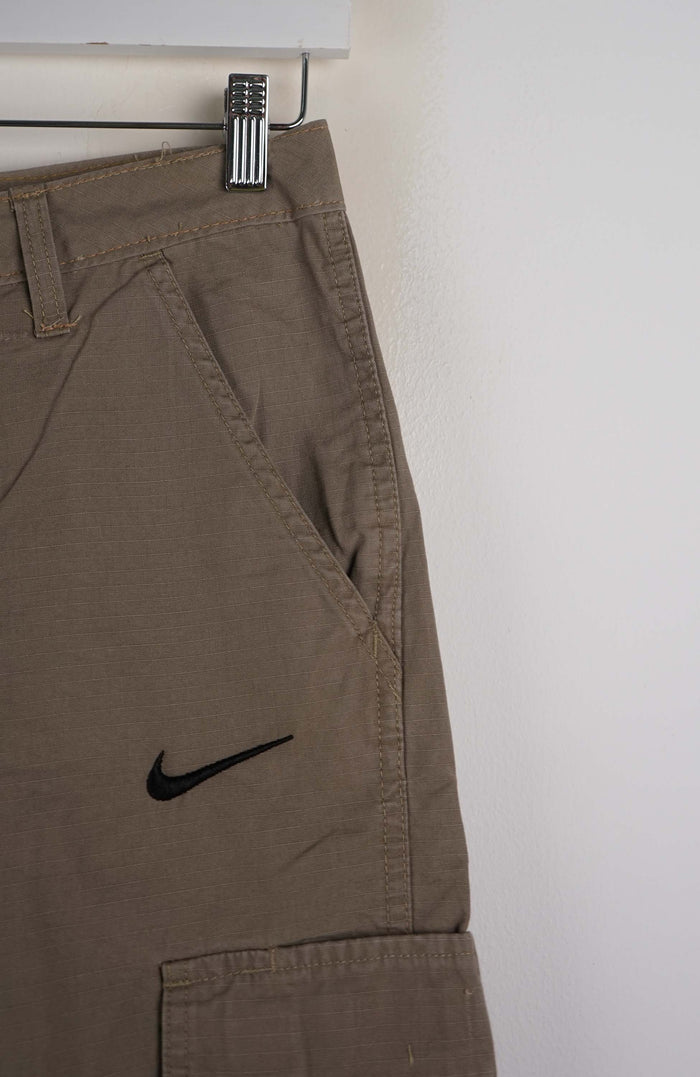 VINTAGE REWORK CARGO SHORTS W28