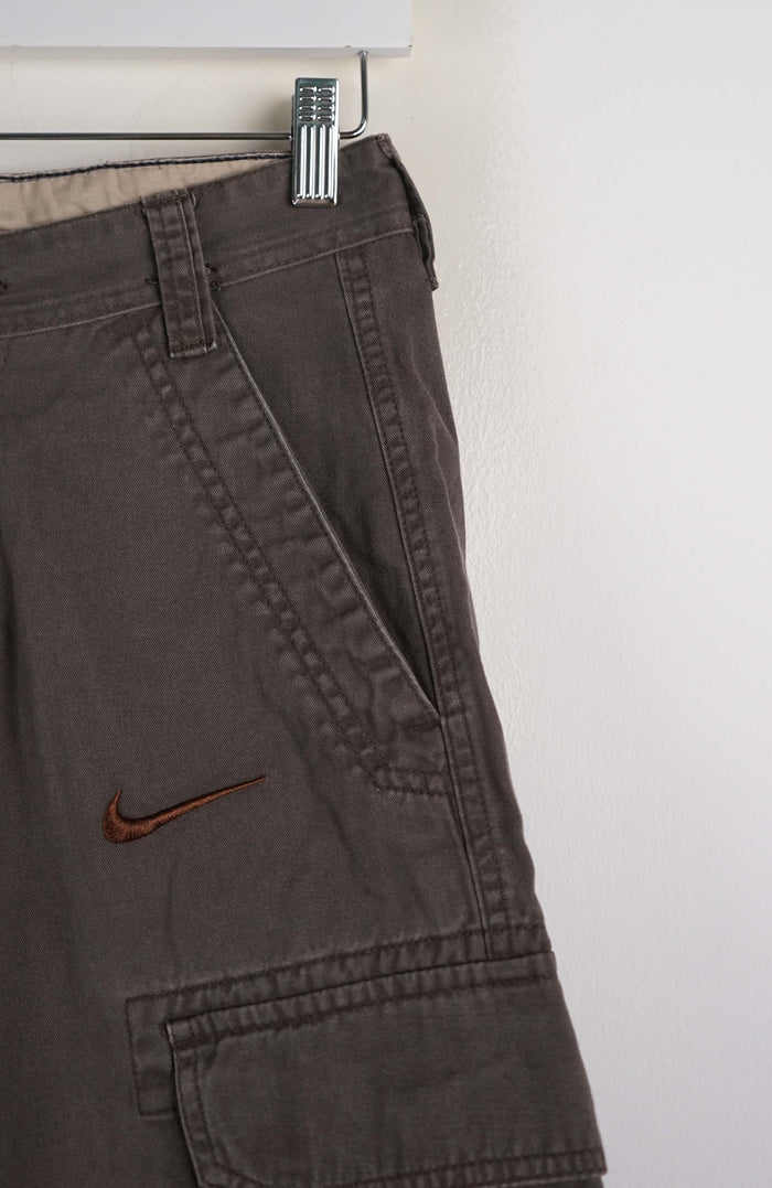 VINTAGE REWORK CARGO SHORTS W28