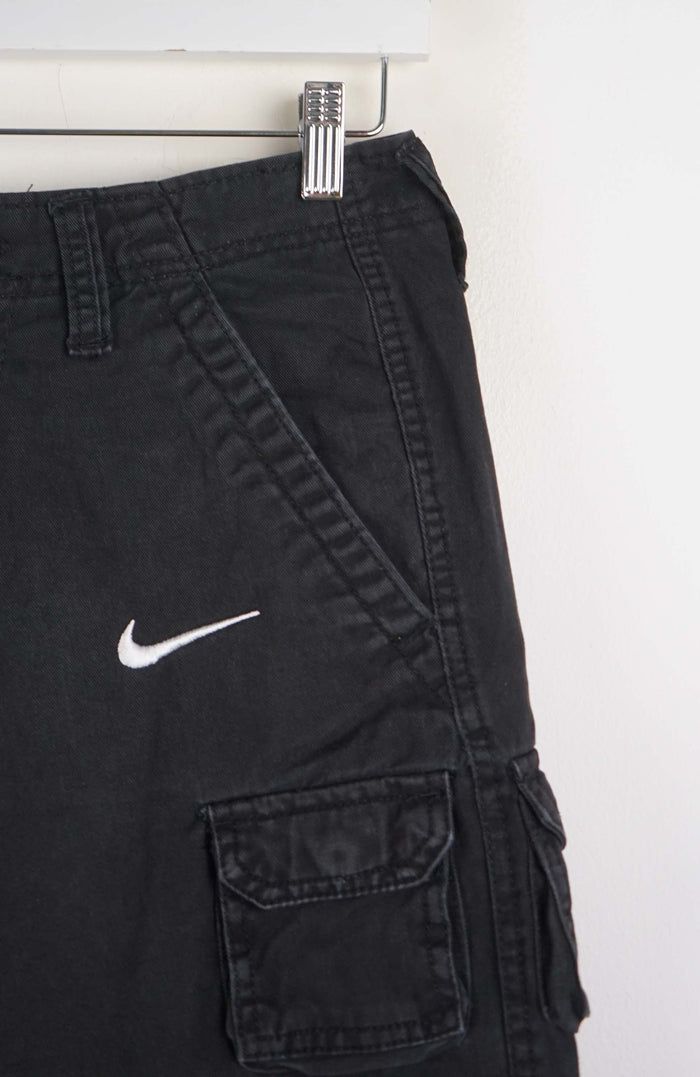 VINTAGE REWORK CARGO SHORTS W28