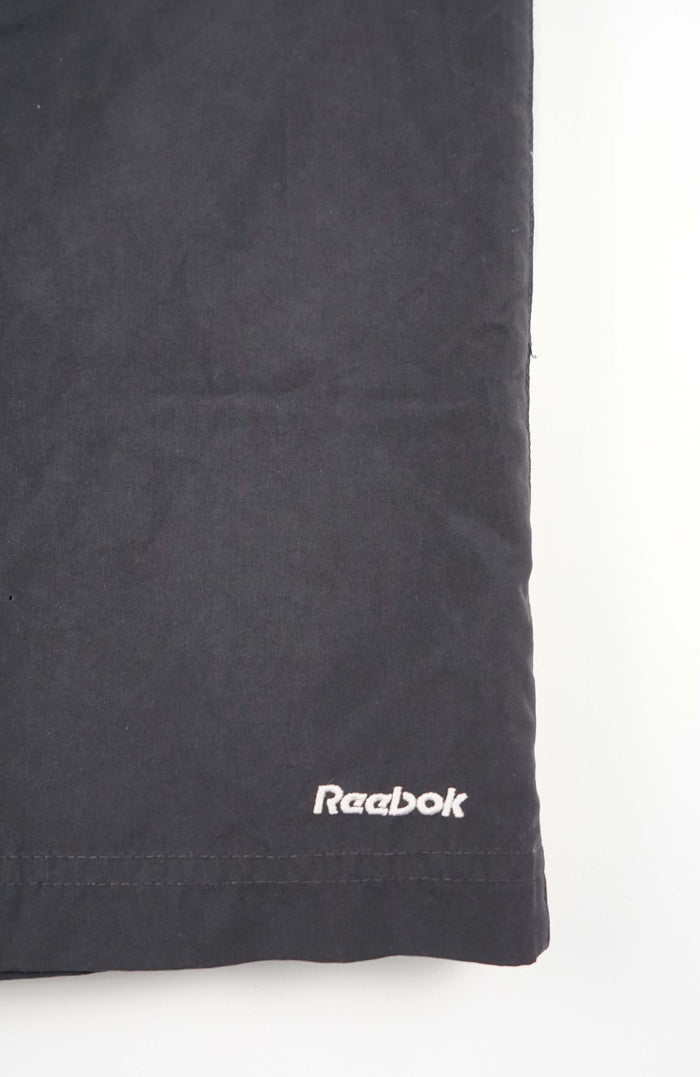 VINTAGE REEBOK 3/4 TRACK PANT SHORTS (L)