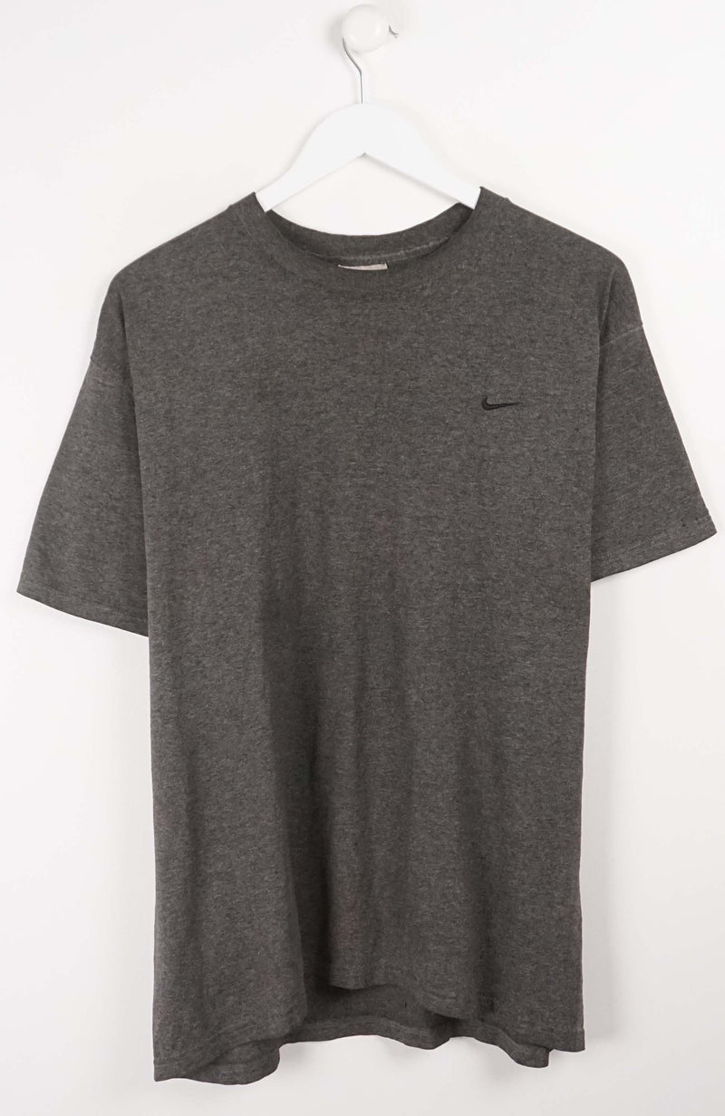 VINTAGE NIKE T-SHIRT (L)