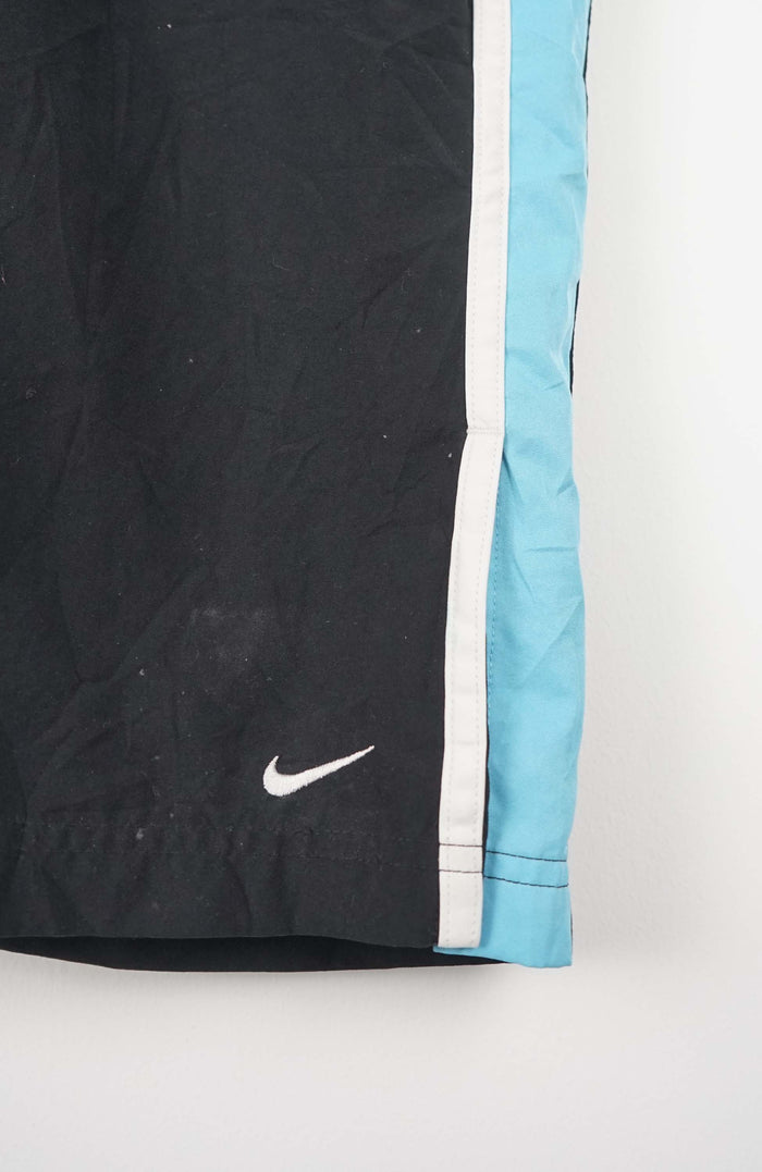 VINTAGE NIKE 3/4 TRACK PANT SHORTS (XXL)