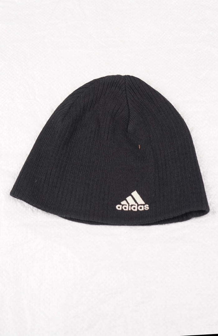 VINTAGE ADIDAS BEANIE