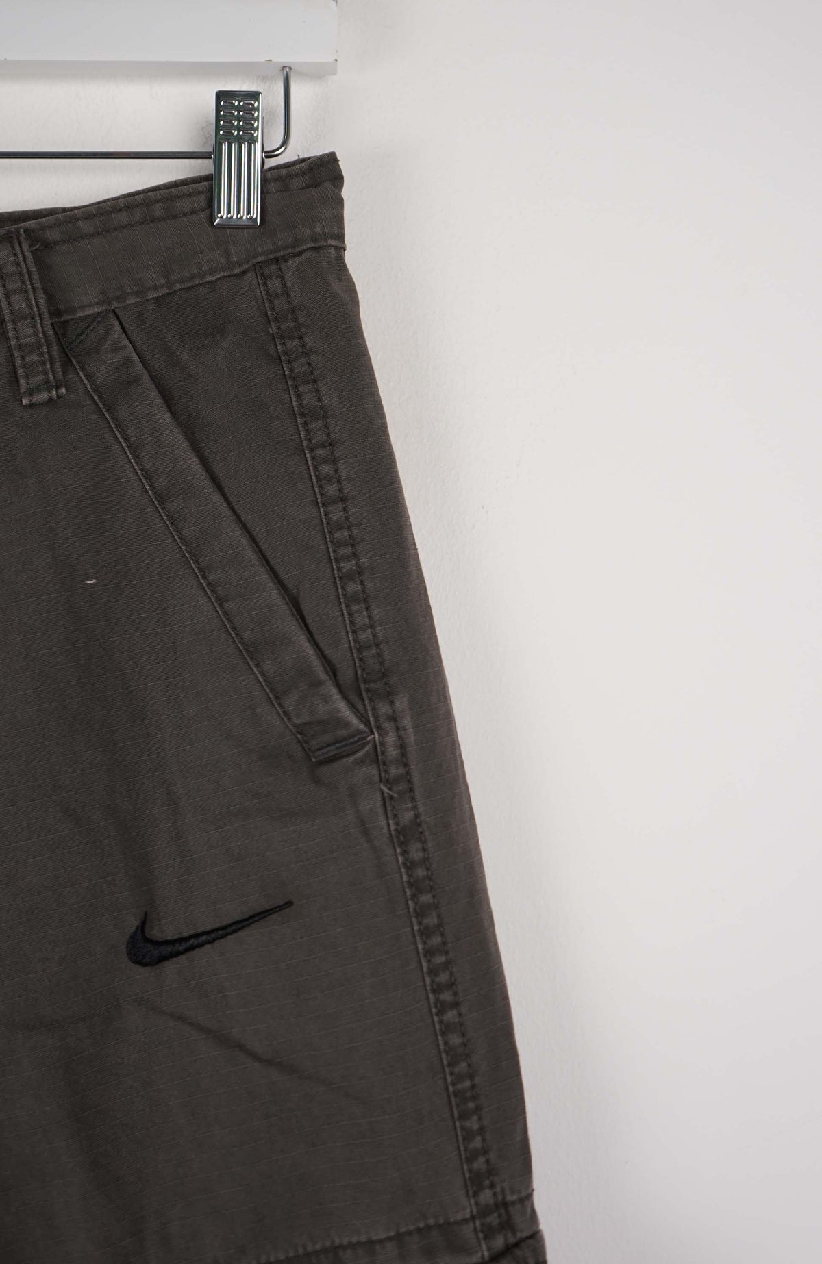VINTAGE REWORK CARGO SHORTS W28