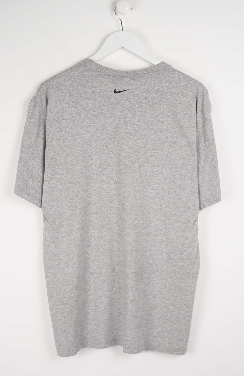 VINTAGE NIKE T-SHIRT (L)
