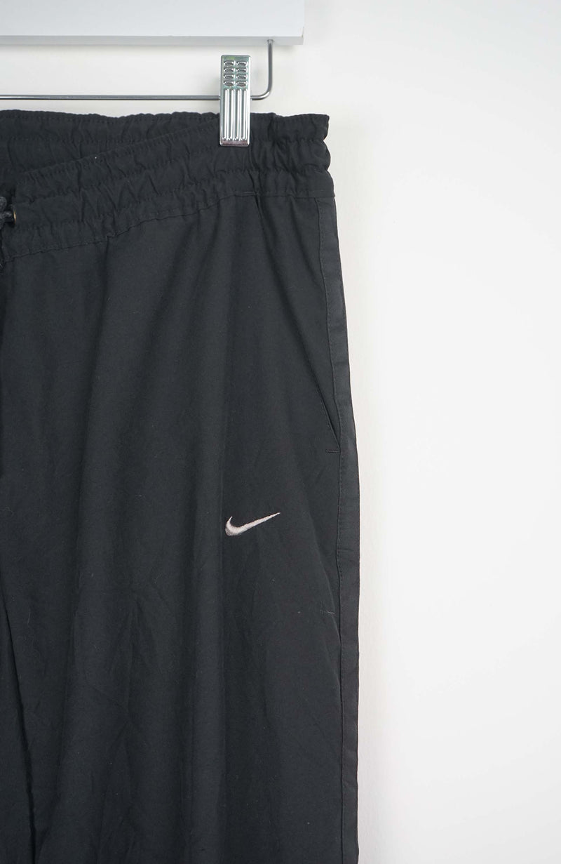 VINTAGE NIKE TRACK PANTS (M)