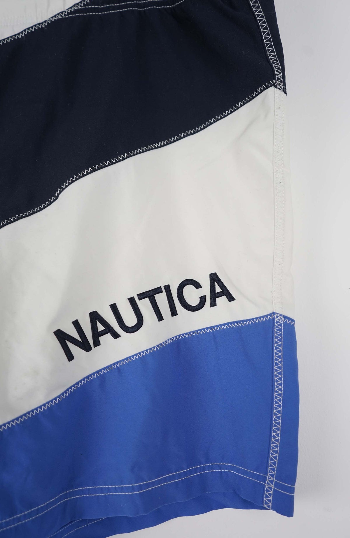 VINTAGE NAUTICA SHORTS W44