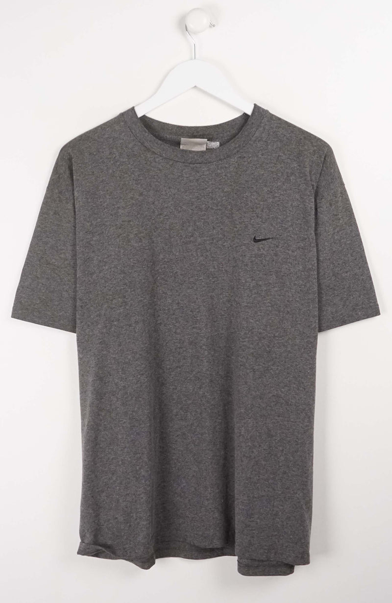 VINTAGE NIKE T-SHIRT (L)