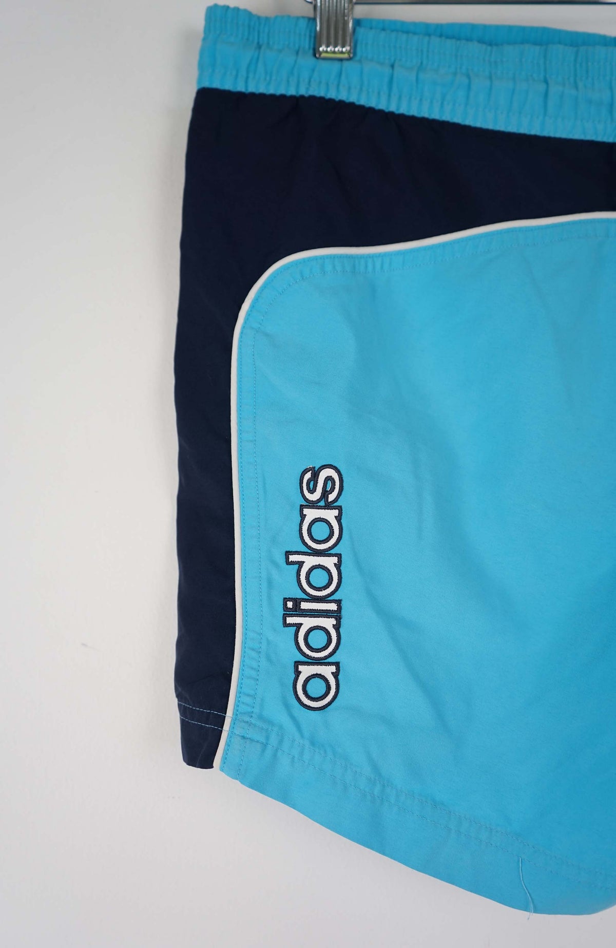 VINTAGE ADIDAS SHORTS W30