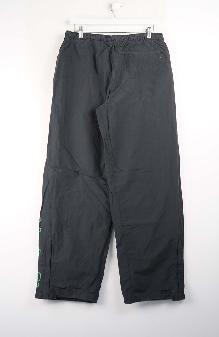 VINTAGE NIKE TRACK PANTS (XL)