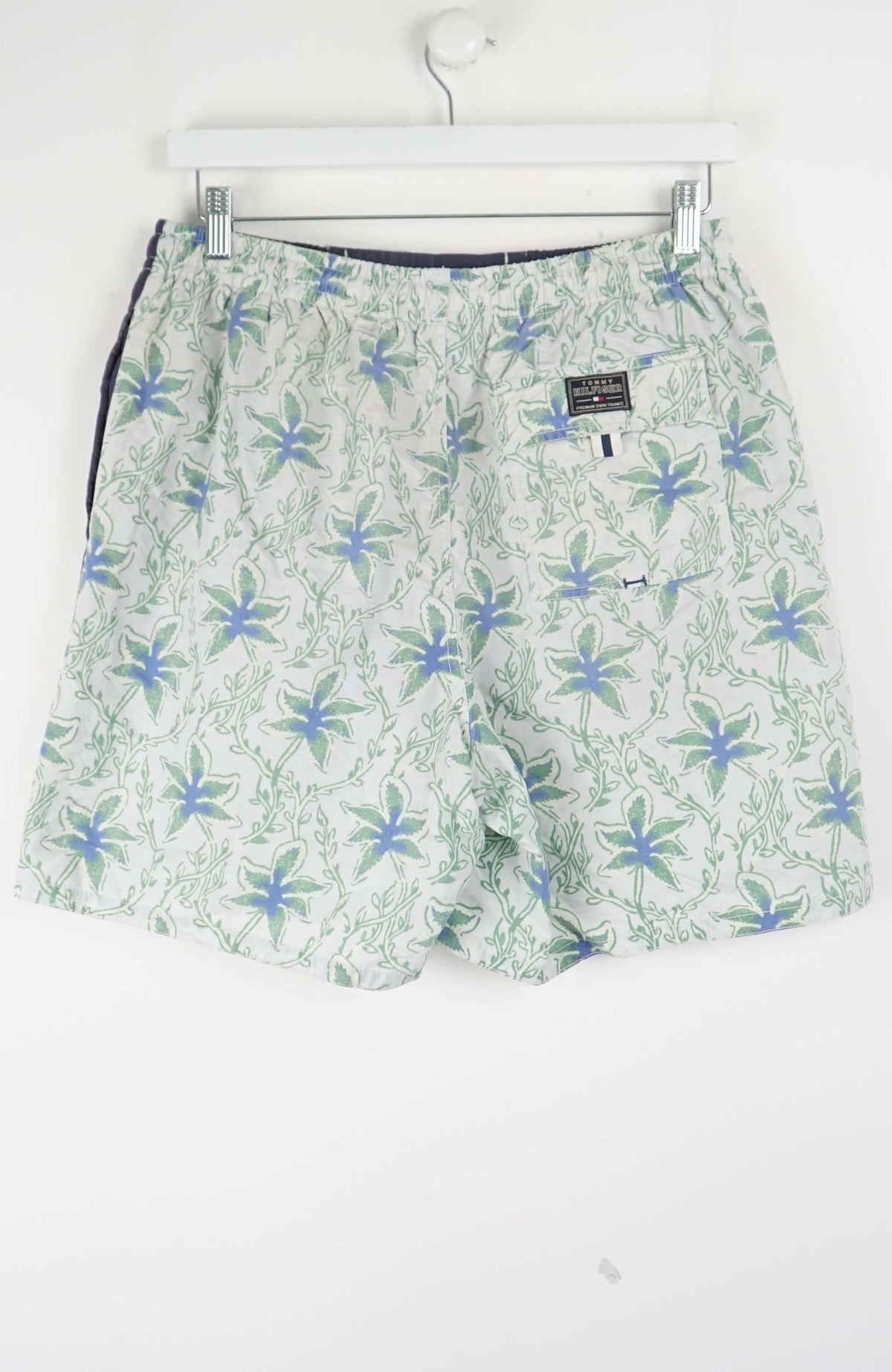VINTAGE TOMMY HILFIGER SHORTS W28