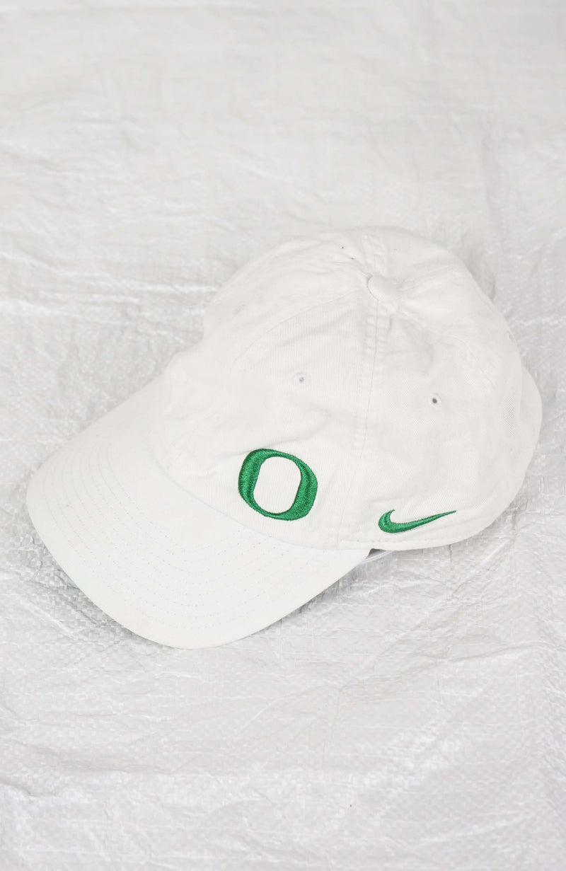 VINTAGE NIKE OREGON HAT