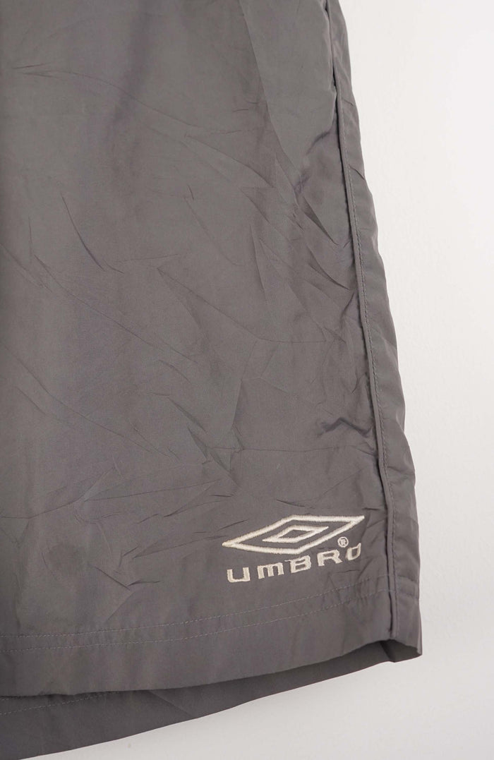 VINTAGE UMBRO JERSEY SHORTS W28
