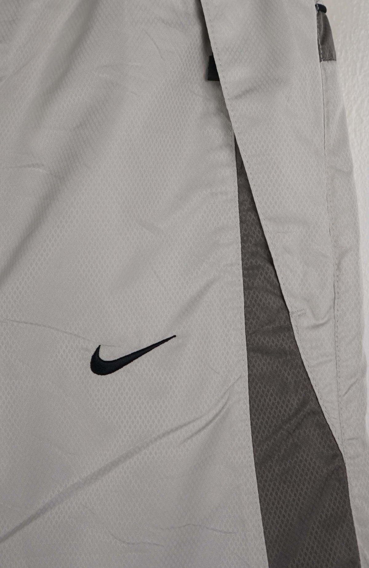 VINTAGE NIKE TRACK PANTS (S)