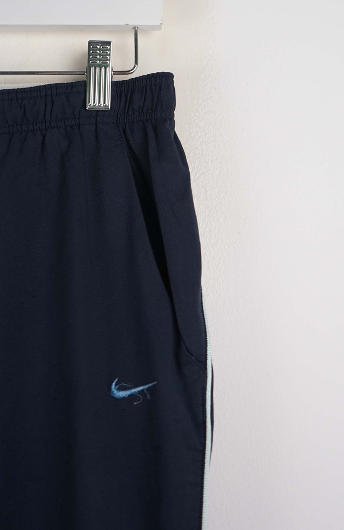 VINTAGE NIKE TRACK PANTS (M)